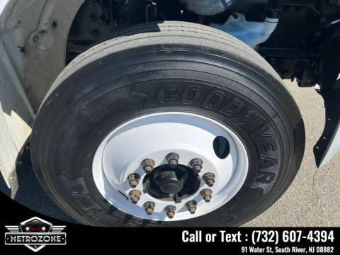 2012 Freightliner M2 106