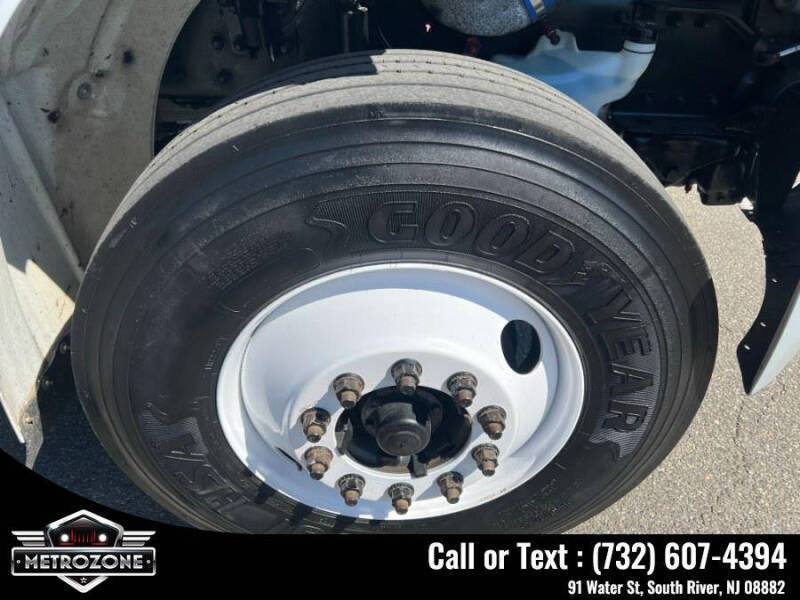 2012 Freightliner M2 106