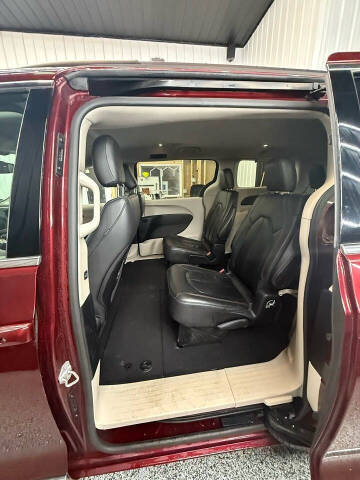 2017 Chrysler Pacifica Touring-L