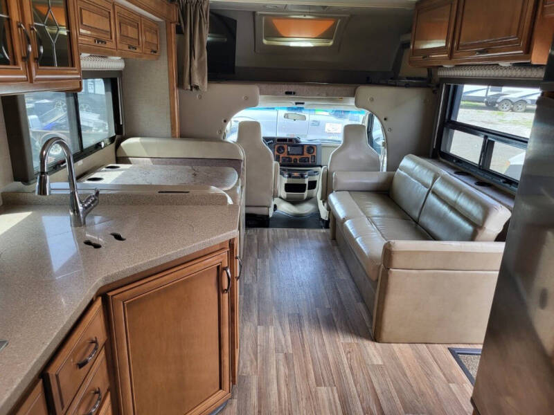 2018 Thor Motor Coach Quantum