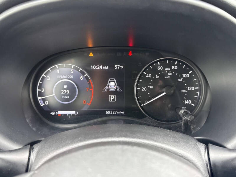 2021 Nissan Kicks SR