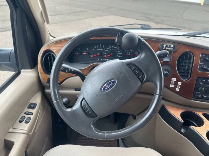 2008 Ford E-Series E-250 SD