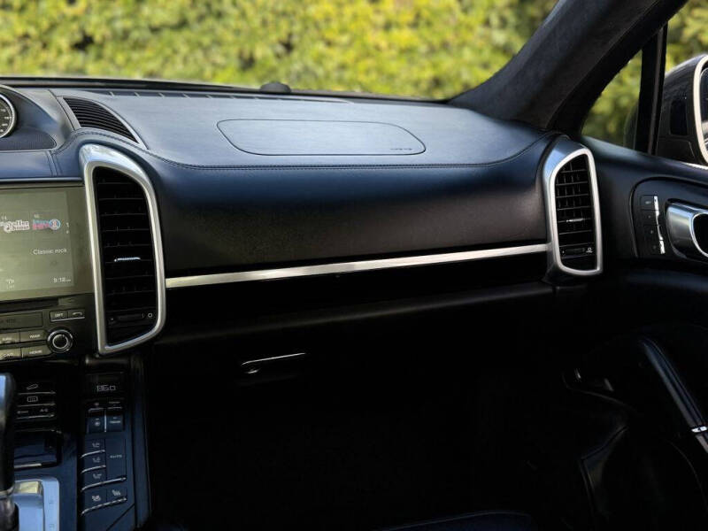 2017 Porsche Cayenne Turbo