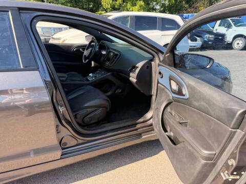 2015 Chrysler 200 S