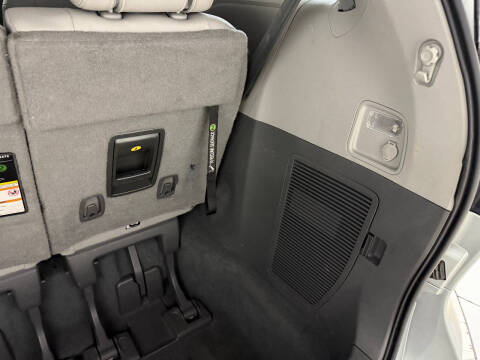 2020 Toyota Sienna XLE Premium 8-Passenger