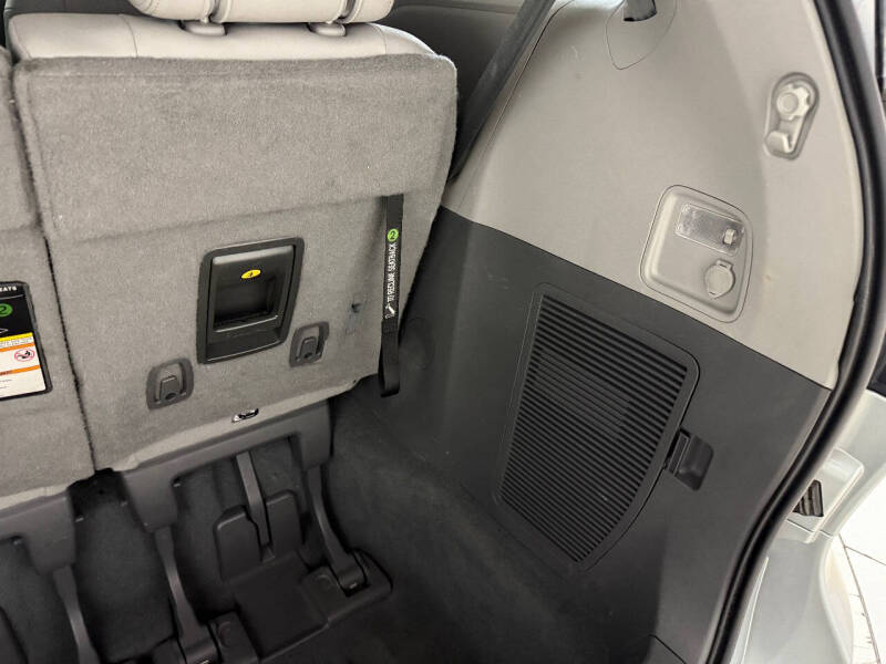 2020 Toyota Sienna XLE Premium 8-Passenger