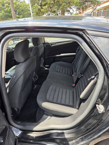 2017 Ford Fusion SE
