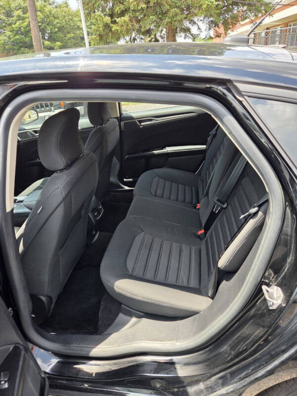2017 Ford Fusion SE