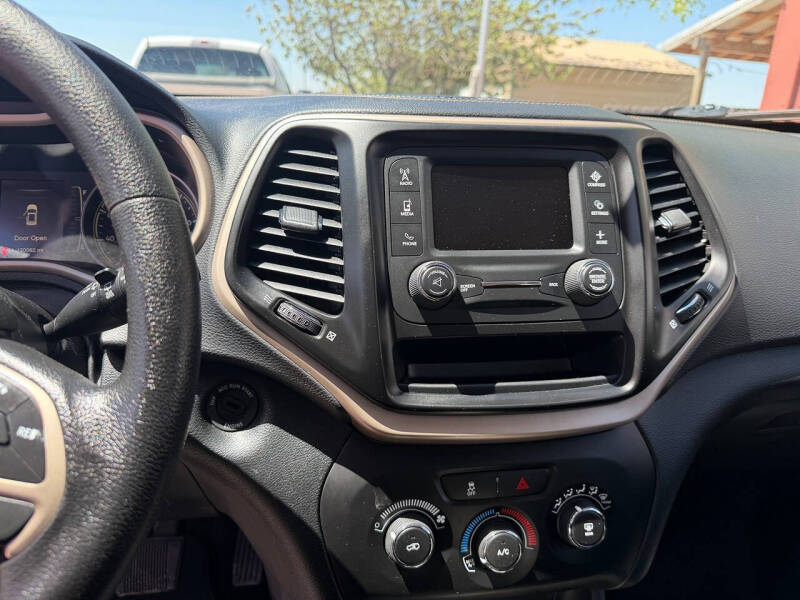 2017 Jeep Cherokee Sport