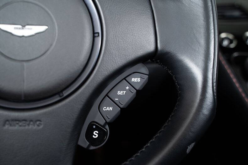 2015 Aston Martin Vanquish Volante