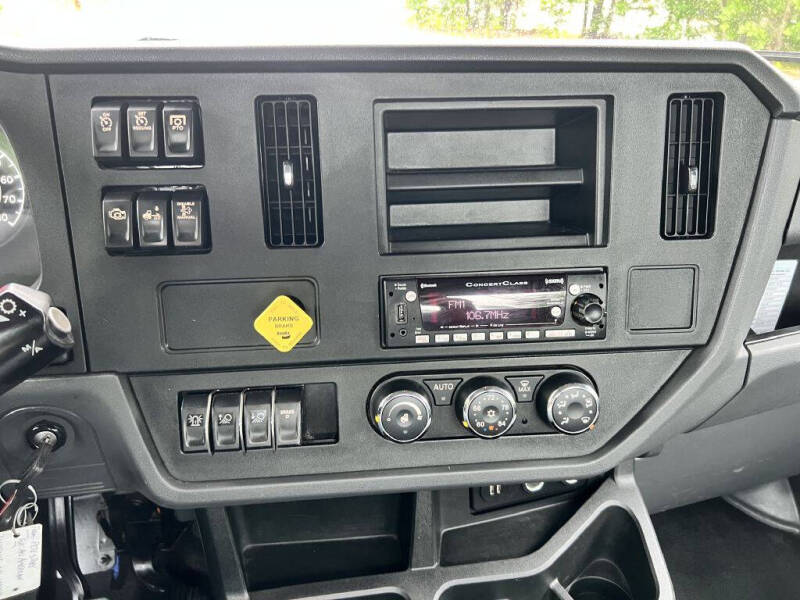 2024 Peterbilt 536