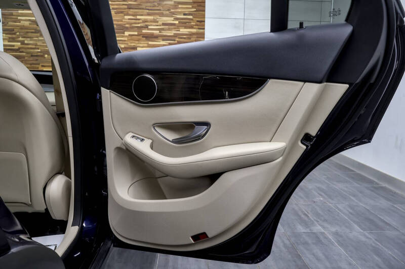 2019 Mercedes-Benz GLC GLC 300