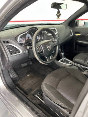 2013 Dodge Avenger SE