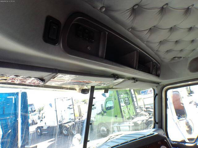 2016 Mack Pinnacle