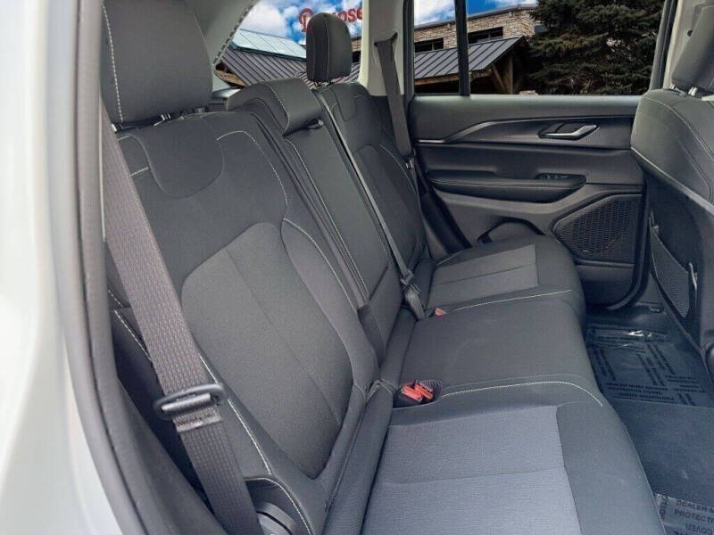 2023 Jeep Grand Cherokee Laredo