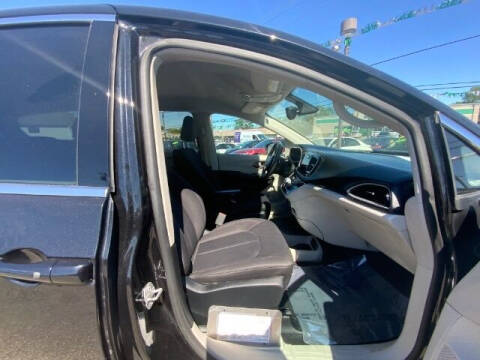 2017 Chrysler Pacifica Touring