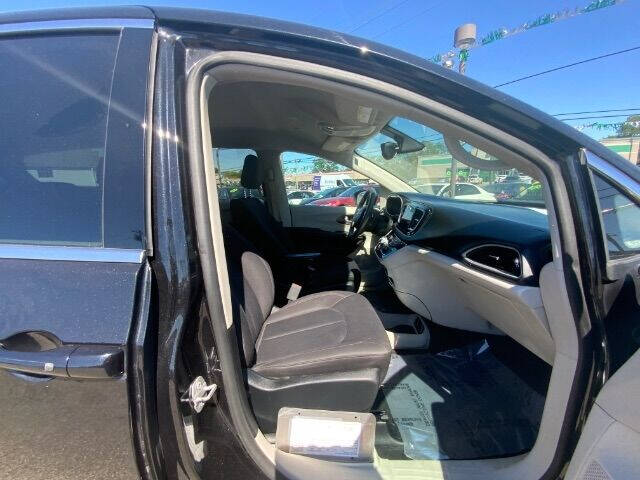 2017 Chrysler Pacifica Touring