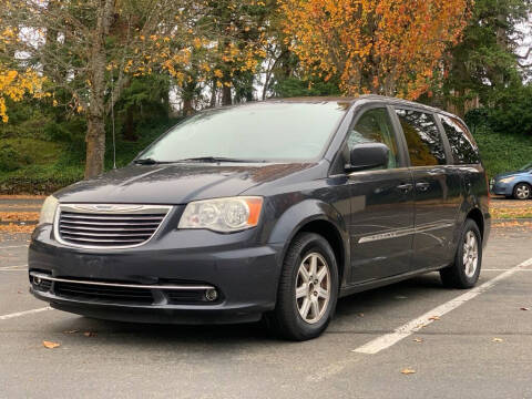 2013 Chrysler Town and Country for sale at H&W Auto Sales in Lakewood WA