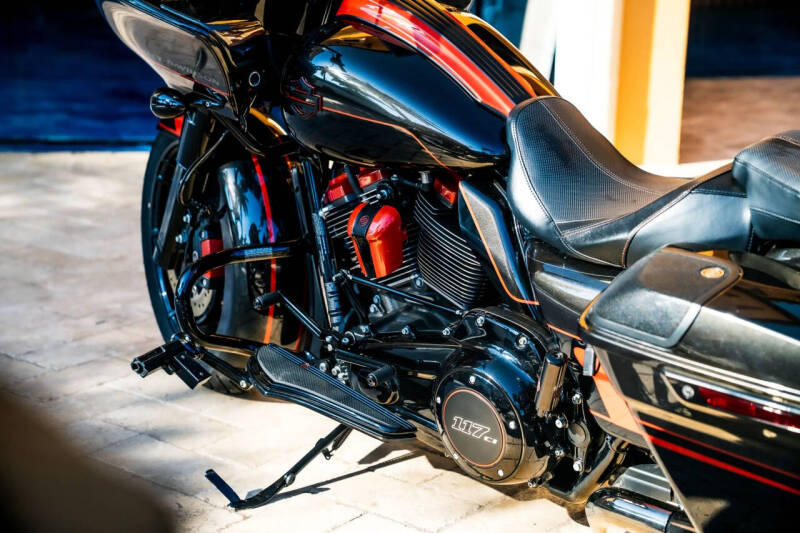 2018 Harley-Davidson FLTRXSE CVO Road Glide