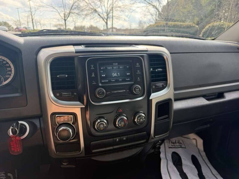 2017 RAM 1500 SLT