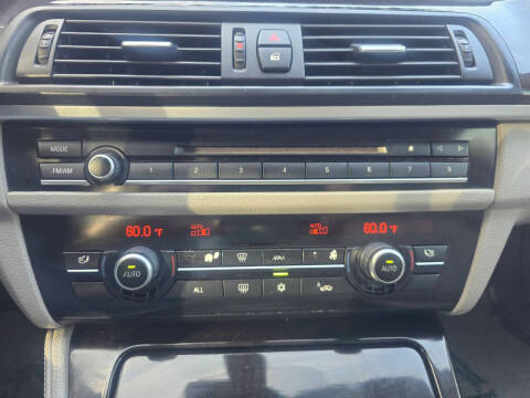 2011 BMW 5 Series 528i