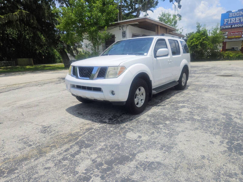2005 Nissan Pathfinder SE