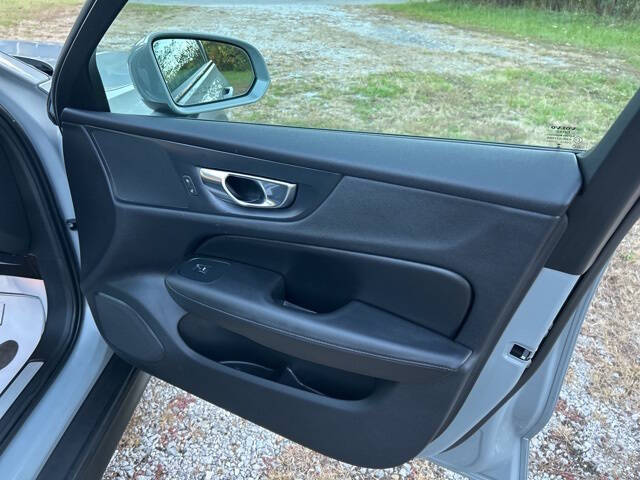 2024 Volvo V60 Cross Country B5 Plus