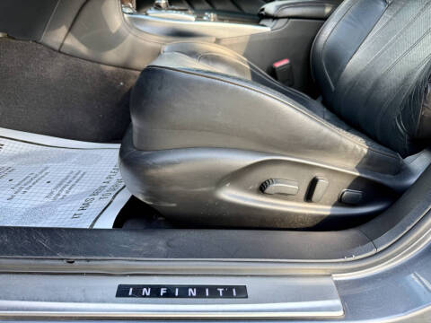 2015 Infiniti Q70 3.7