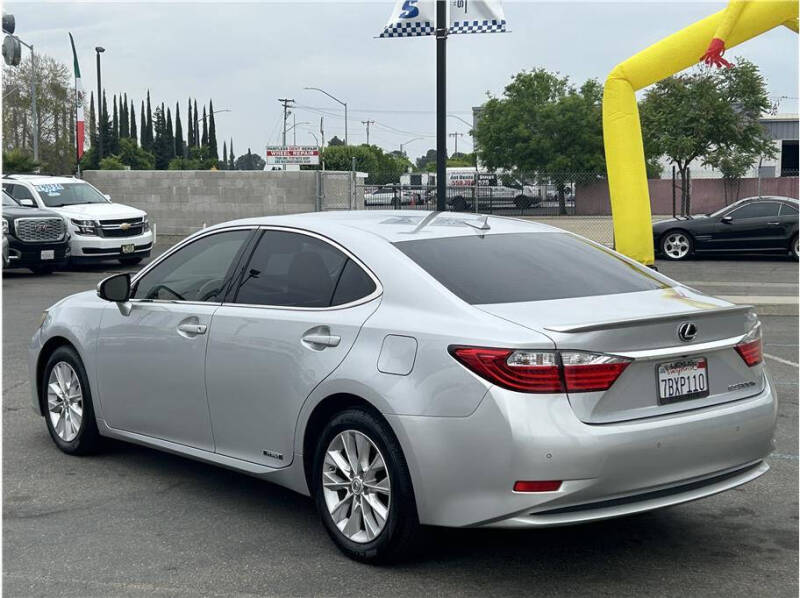 2013 Lexus ES 300h