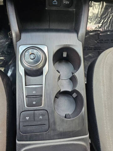 2022 Ford Escape SE