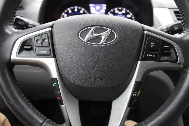 2012 Hyundai Accent SE