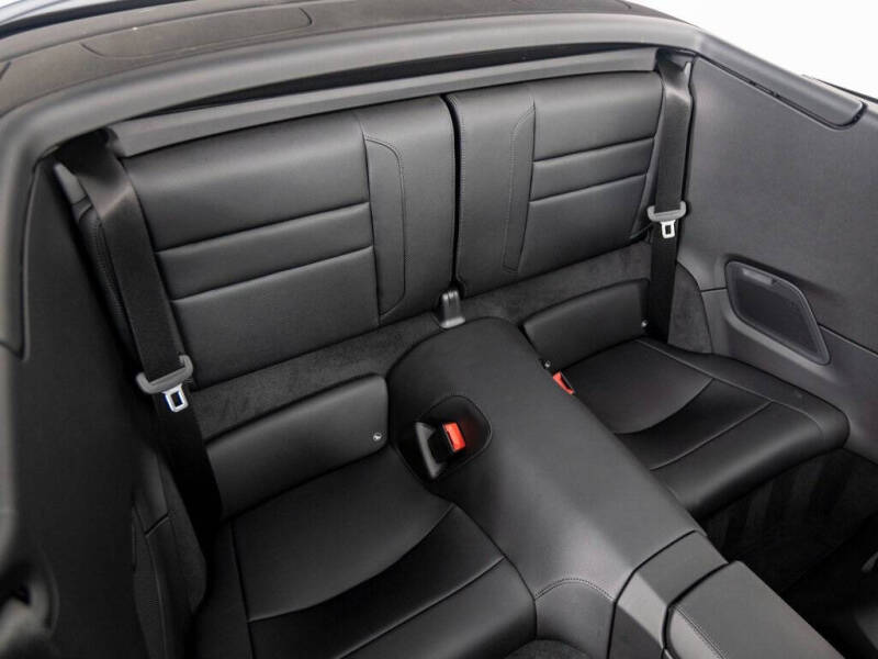 2025 Porsche 911 Carrera