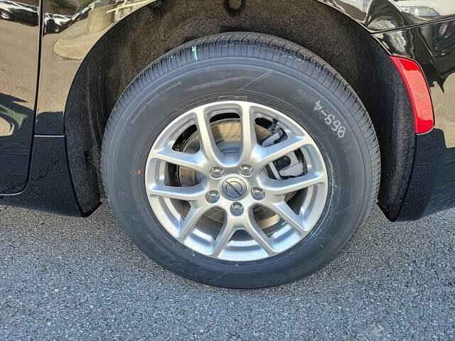 2025 Chrysler Voyager LX