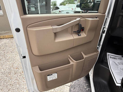 2023 Chevrolet Express 2500