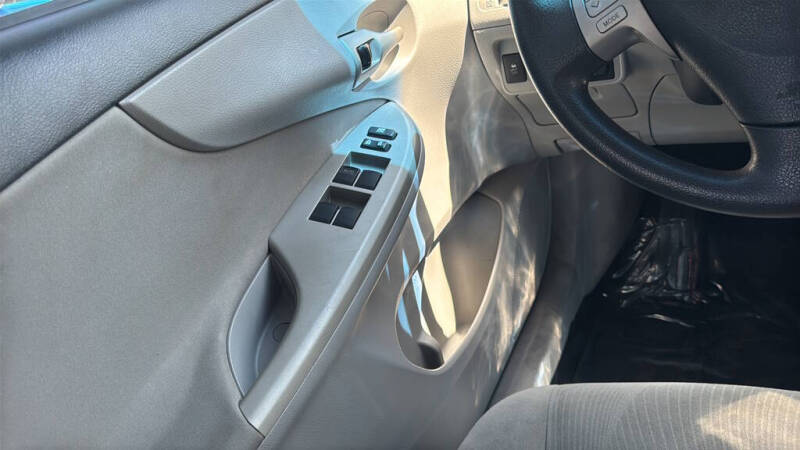 2012 Toyota Corolla LE