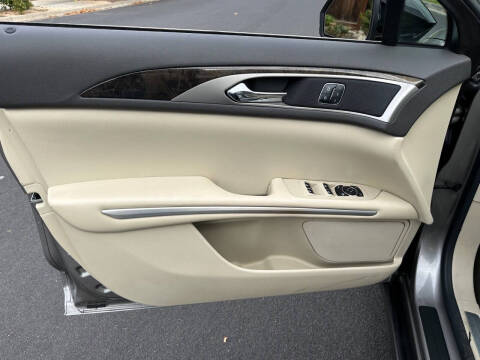 2015 Lincoln MKZ Hybrid