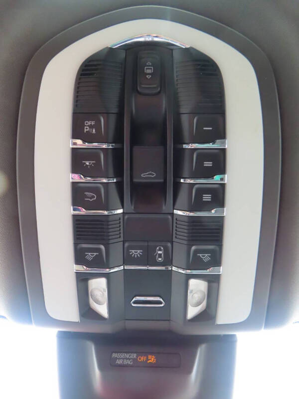 2017 Porsche Macan S