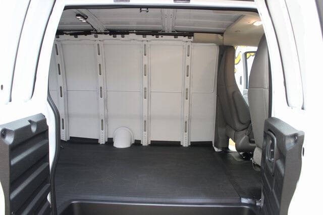 2025 Chevrolet Express 2500