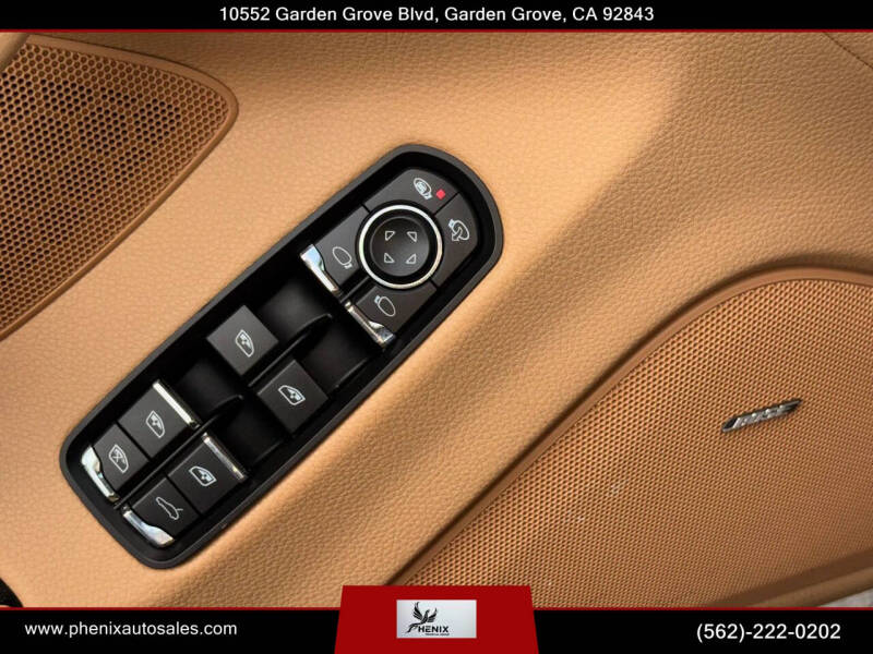 2015 Porsche Panamera