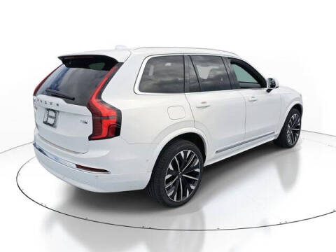 2026 Volvo XC90 T8 Plus 7P