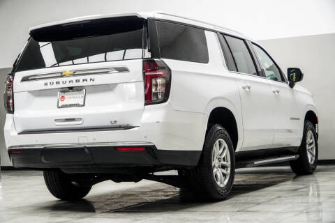 2024 Chevrolet Suburban LT