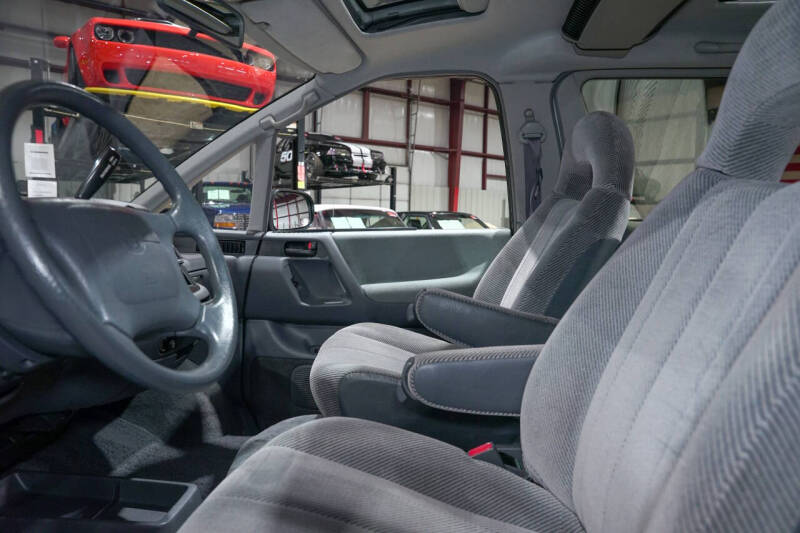 1992 Toyota Previa LE