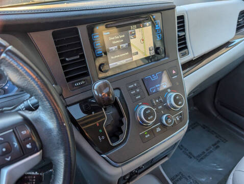2017 Toyota Sienna XLE 8-Passenger