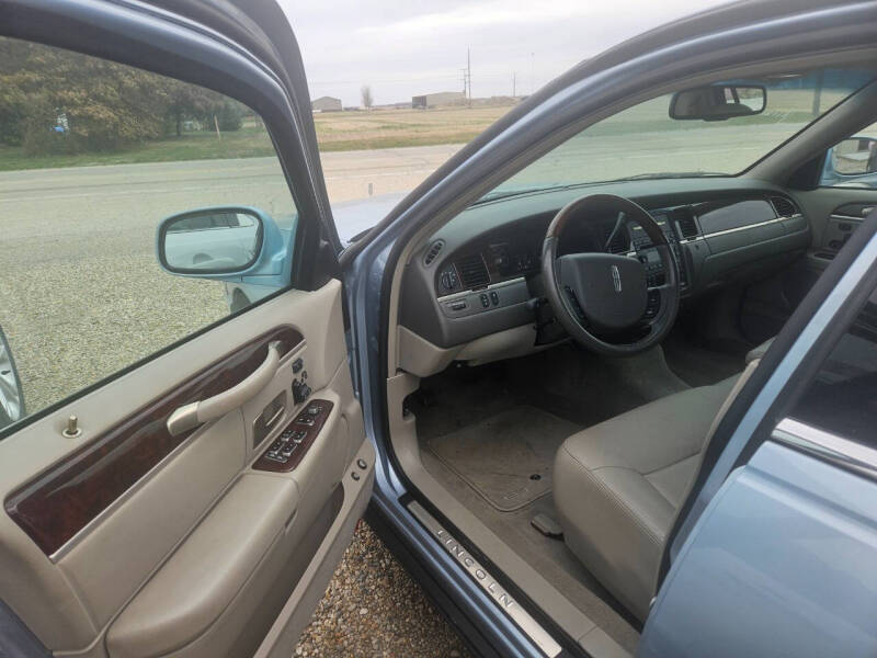 2007 Lincoln Town Car Signature Limited