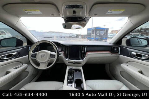 2022 Volvo S60 B5 Momentum