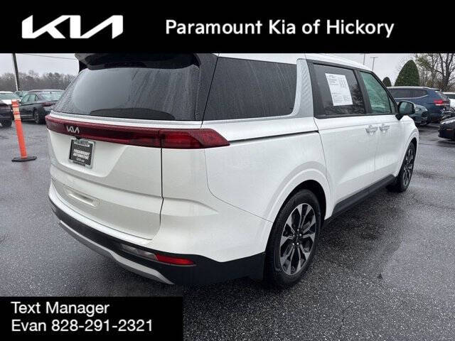 2024 Kia Carnival EX