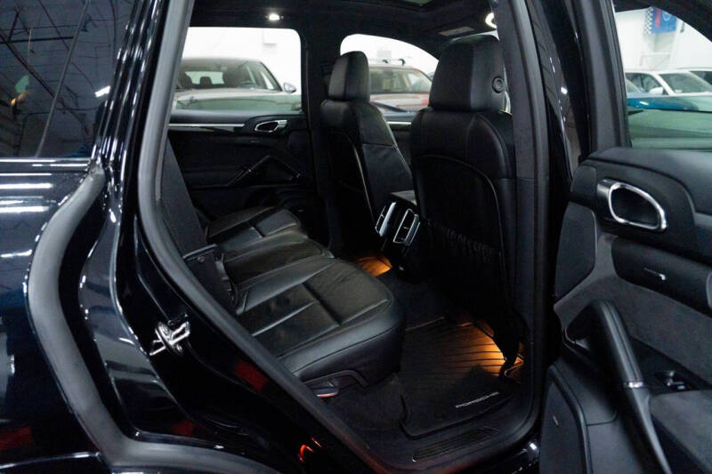 2014 Porsche Cayenne GTS