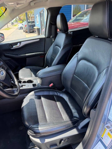 2024 Ford Escape Platinum