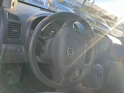 2012 Kia Sedona LX