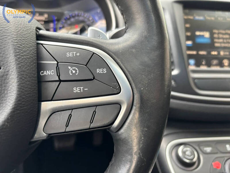 2017 Chrysler 200 Limited Platinum